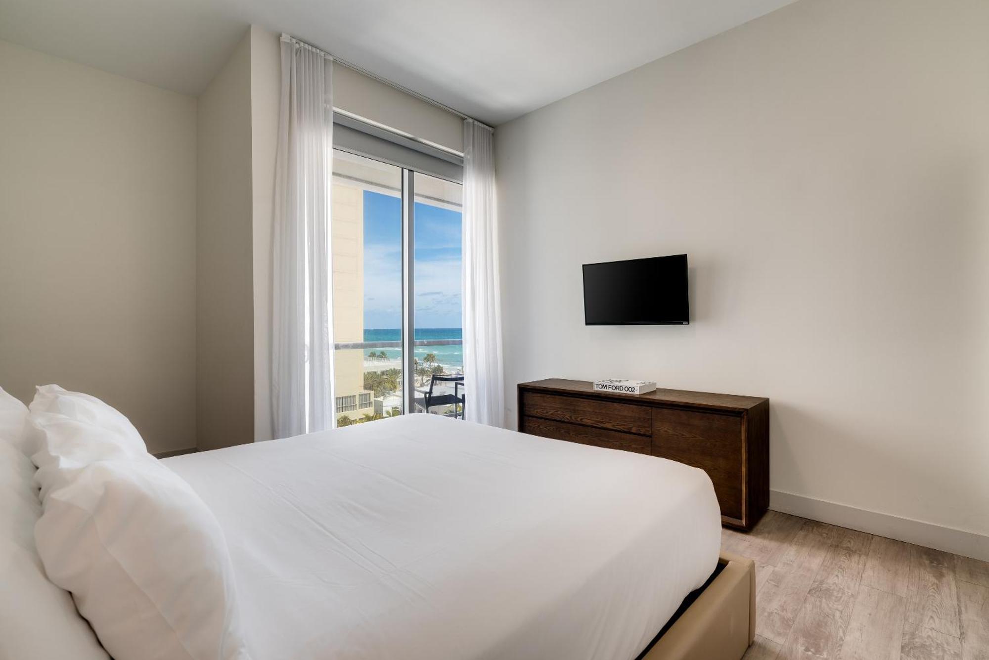 Costa Hollywood Beach Resort - An All Suite Hotel Eksteriør billede